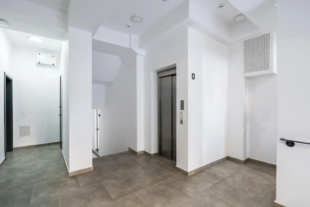 Central 13 Apartment - New Building & Parking Bucharest Romania